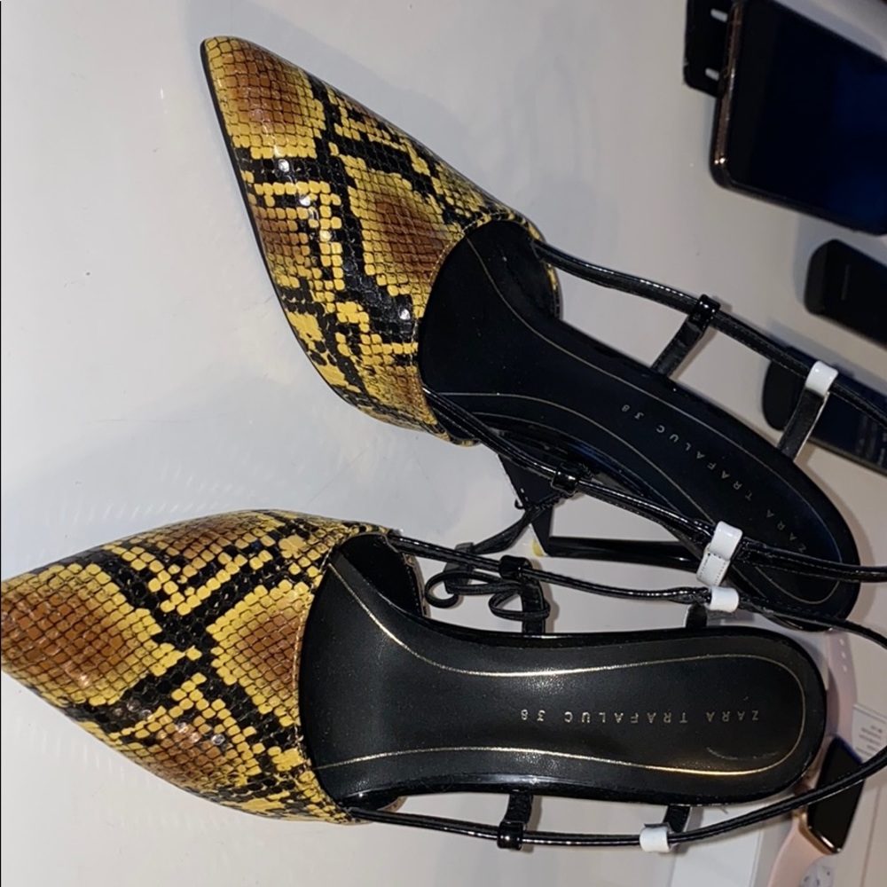 ZARA Trafaluc  Snake Print Heel Pump